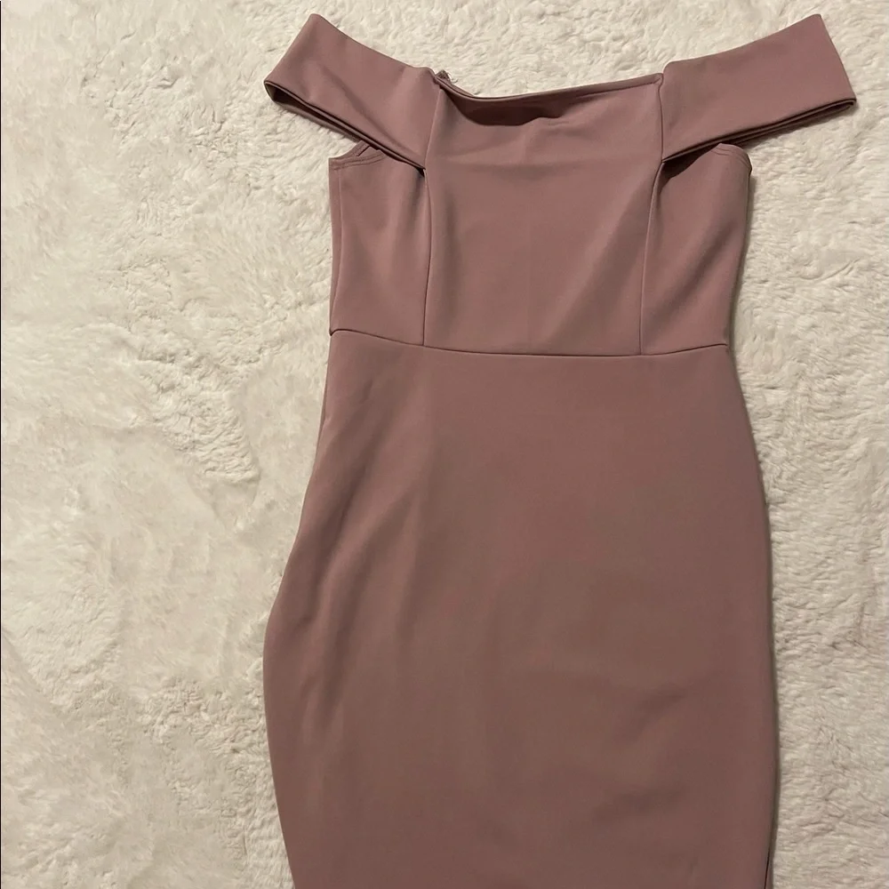 Windsor asymmetrical, off shoulder dress. Size M. Worn once in good condition. - Picture 2 of 4